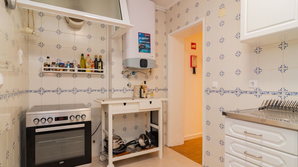 Lovely & Bright Family Flat W/ Patio