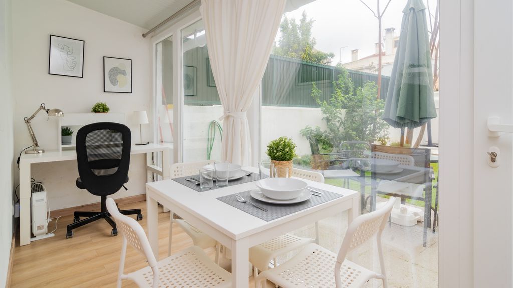 Lovely & Bright Family Flat W/ Patio