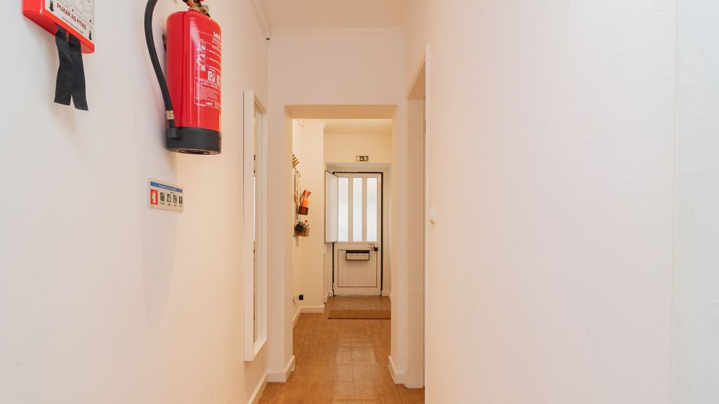 Lovely & Bright Family Flat W/ Patio