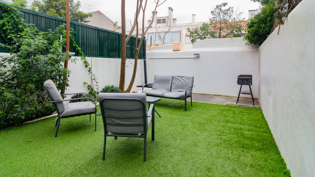 Lovely & Bright Family Flat W/ Patio