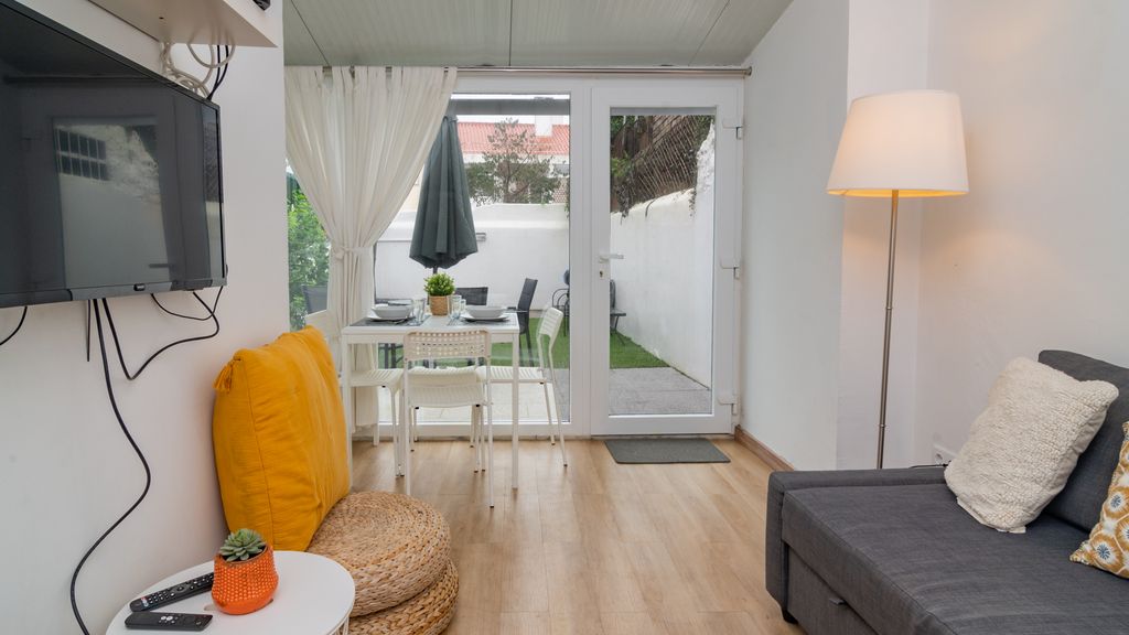 Lovely & Bright Family Flat W/ Patio