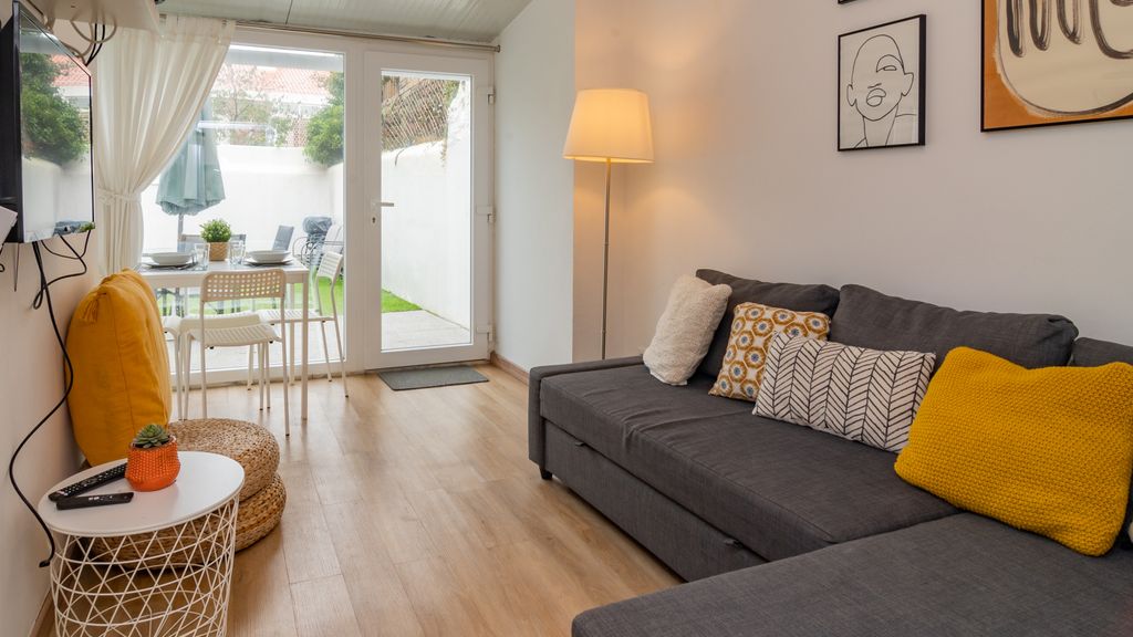 Lovely & Bright Family Flat W/ Patio