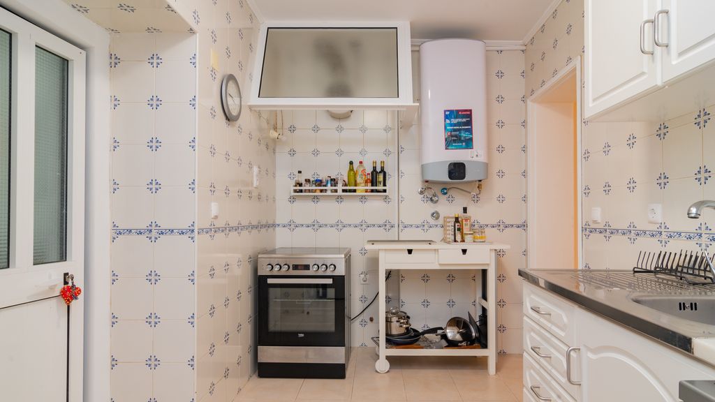 Lovely & Bright Family Flat W/ Patio