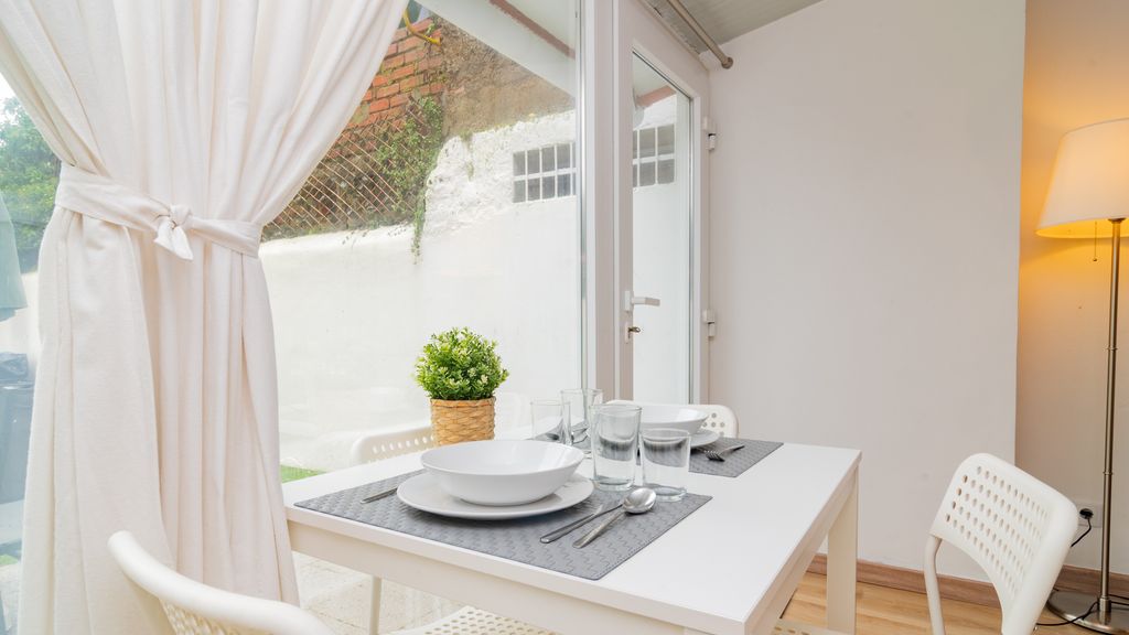 Lovely & Bright Family Flat W/ Patio