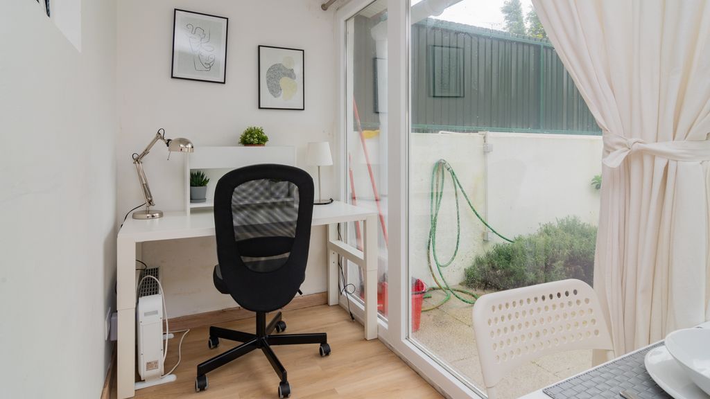 Lovely & Bright Family Flat W/ Patio