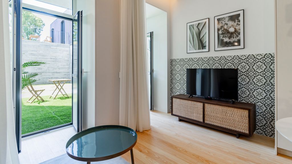 Almada 551 - 0.2 l Private Garden by LovelyStay