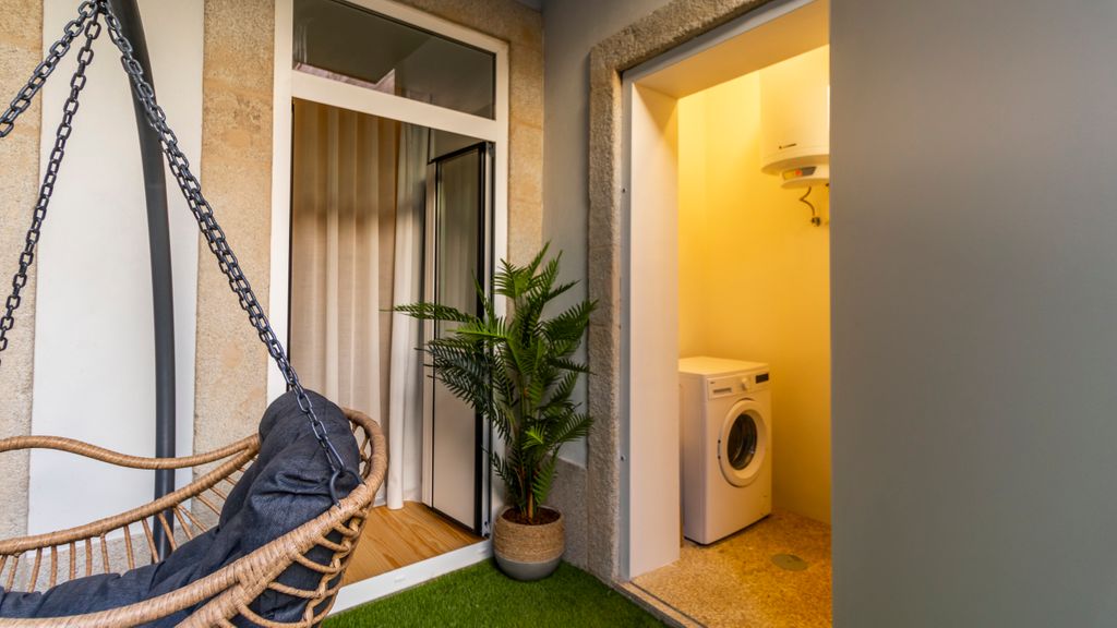 Almada 551 - 0.2 l Private Garden by LovelyStay