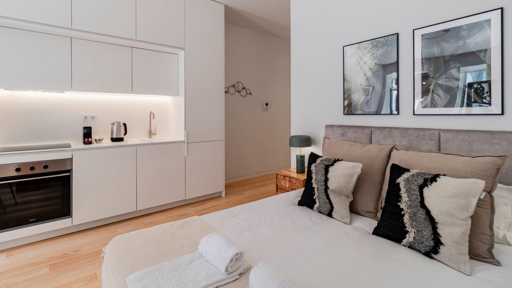 Almada 551 - 0.2 l Private Garden by LovelyStay