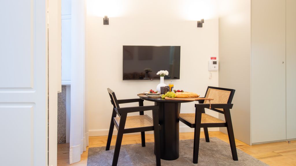 Mouzinho 215 - Apartment 201 by LovelyStay