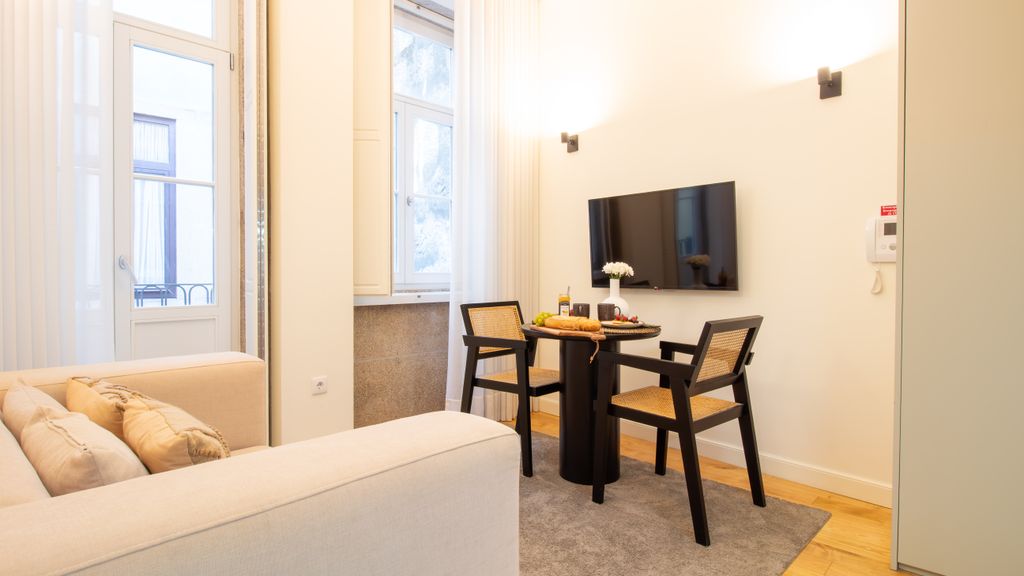 Mouzinho 215 - Apartment 201 by LovelyStay