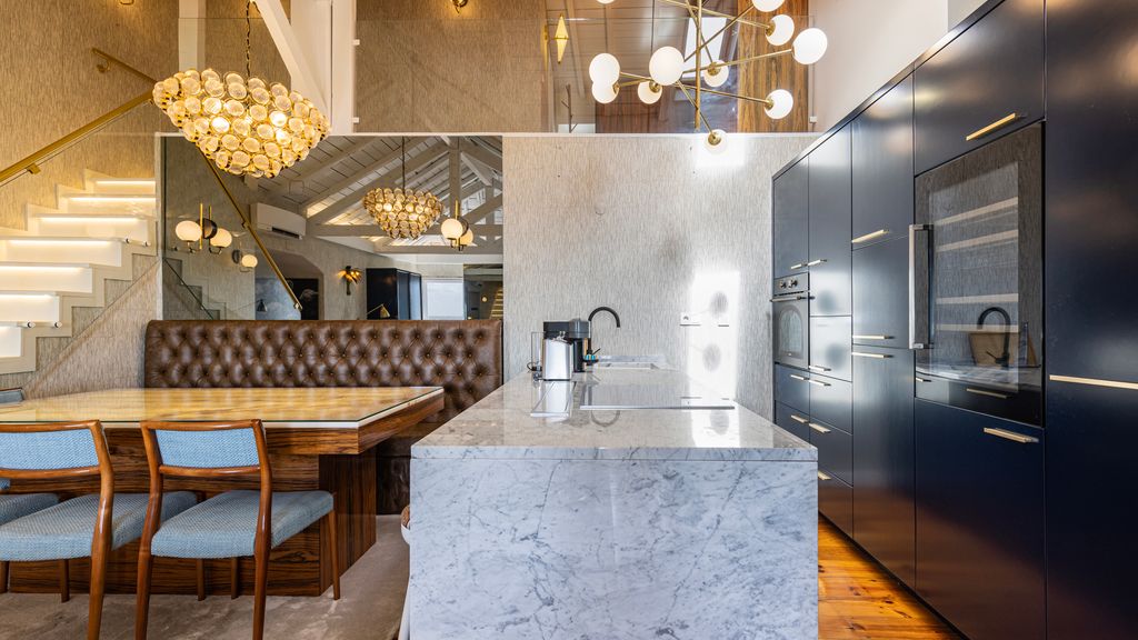 Luxury Duplex W/ River View by LovelyStay