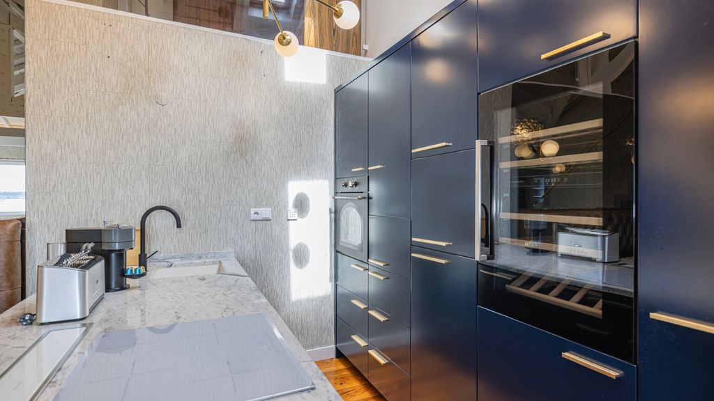 Luxury Duplex W/ River View by LovelyStay