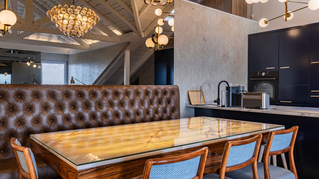 Luxury Duplex W/ River View by LovelyStay