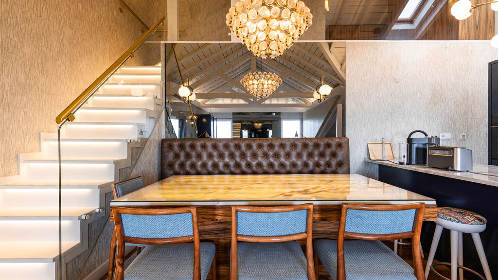 Luxury Duplex W/ River View by LovelyStay