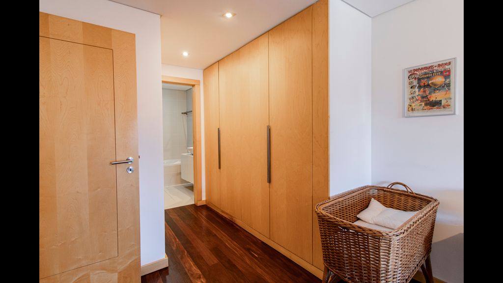 D. João IV Apartment w/ Terrace by LovelyStay