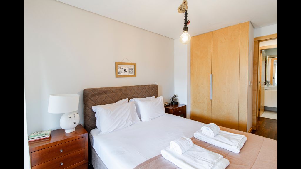 D. João IV Apartment w/ Terrace by LovelyStay
