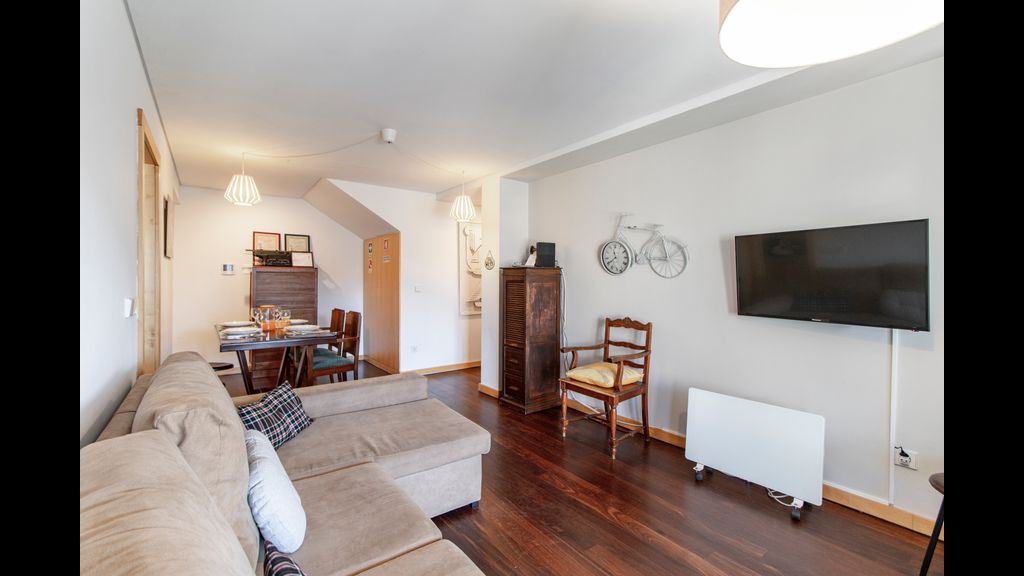 D. João IV Apartment w/ Terrace by LovelyStay