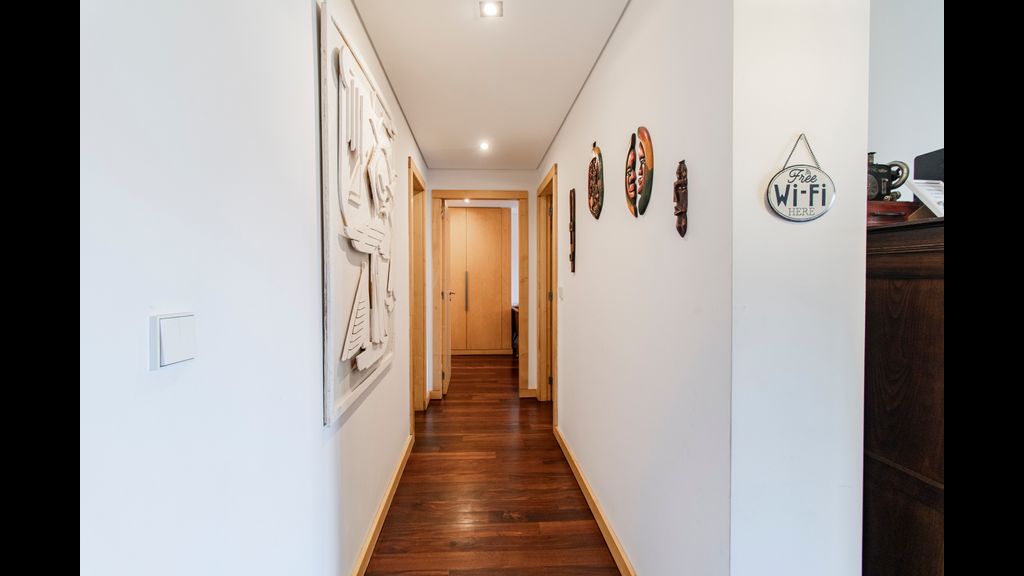 D. João IV Apartment w/ Terrace by LovelyStay