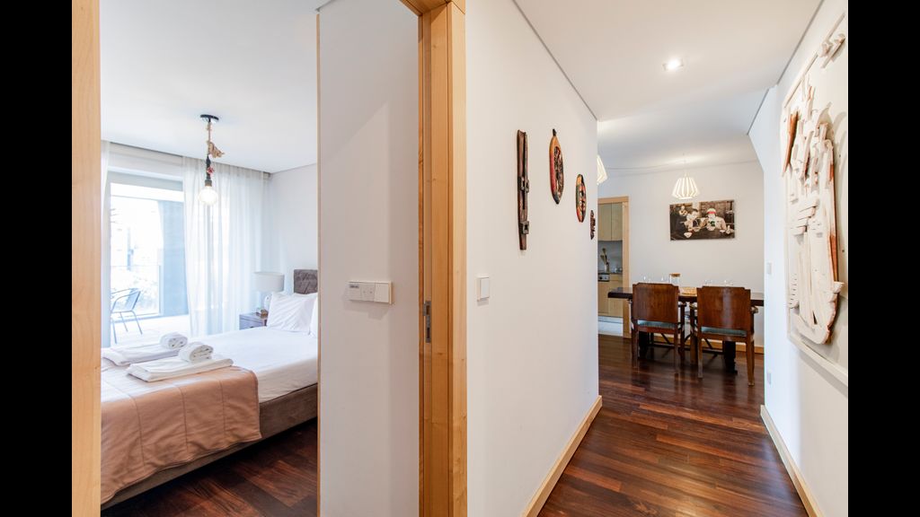 D. João IV Apartment w/ Terrace by LovelyStay