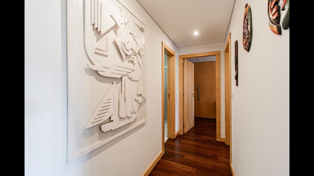D. João IV Apartment w/ Terrace by LovelyStay