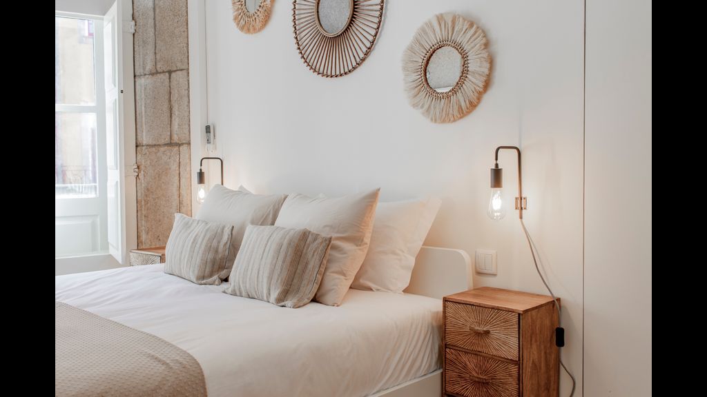 Virtudes Flat w/ AC & Balcony by LovelyStay