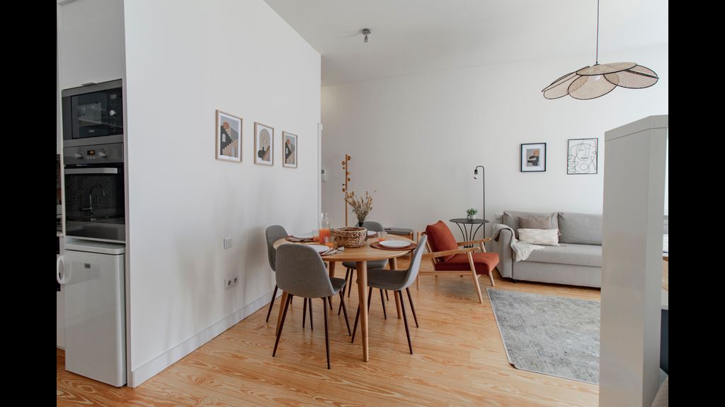 Virtudes Flat w/ AC & Balcony by LovelyStay