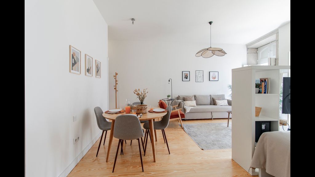 Virtudes Flat w/ AC & Balcony by LovelyStay