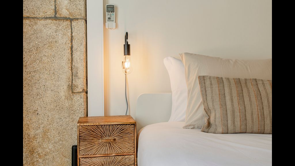 Virtudes Flat w/ AC & Balcony by LovelyStay