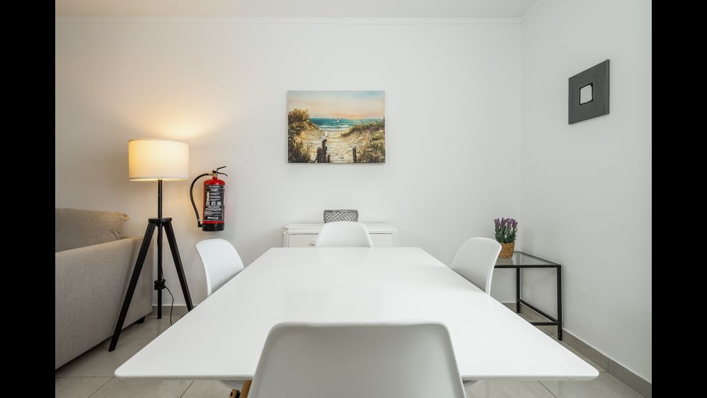 Wonderful Praia da Rocha Flat by LovelyStay