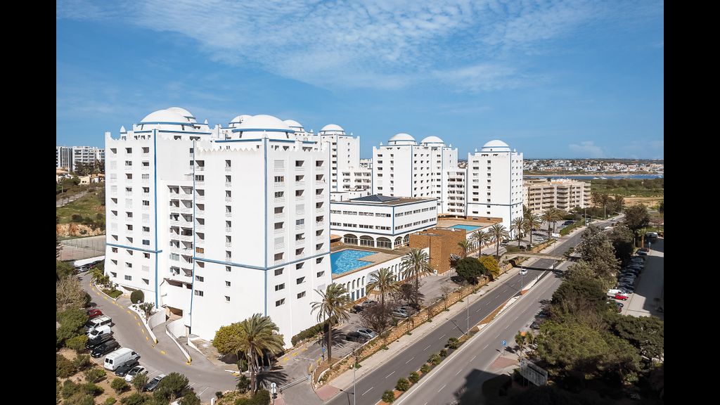 Wonderful Praia da Rocha Flat by LovelyStay