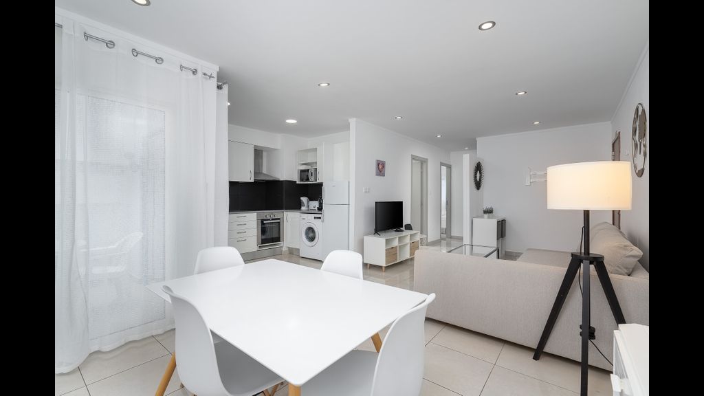 Wonderful Praia da Rocha Flat by LovelyStay
