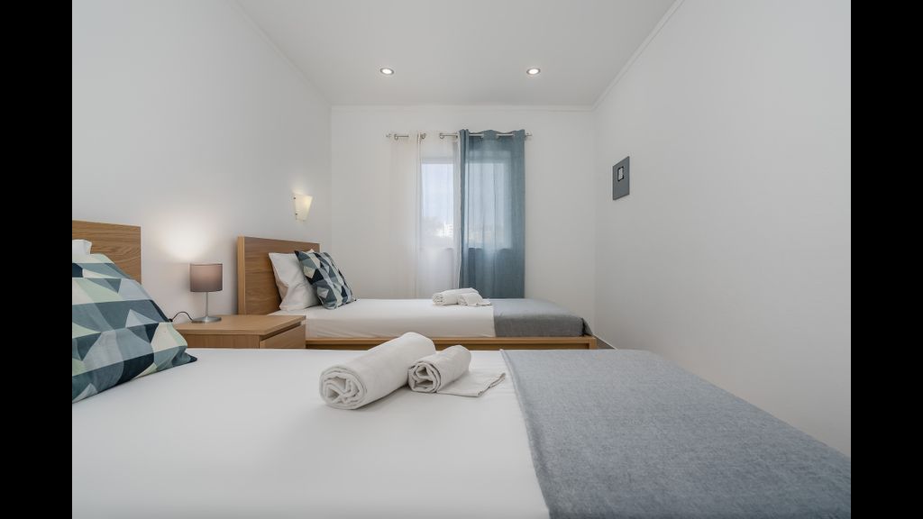 Wonderful Praia da Rocha Flat by LovelyStay