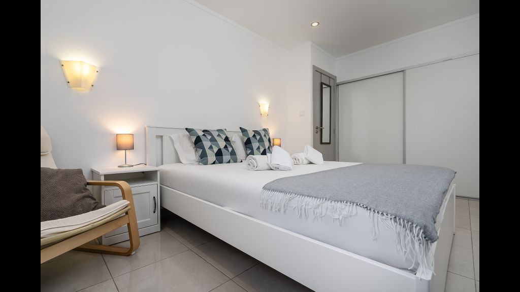 Wonderful Praia da Rocha Flat by LovelyStay