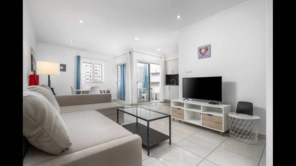 Wonderful Praia da Rocha Flat by LovelyStay