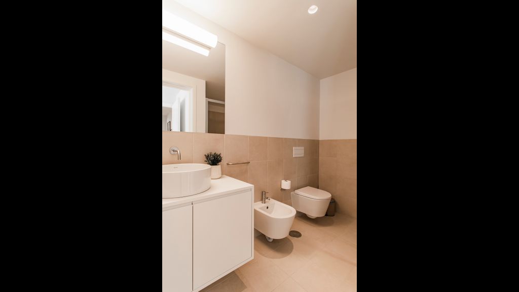 Stunning 2BR Apartment w/ Terrace by LovelyStay