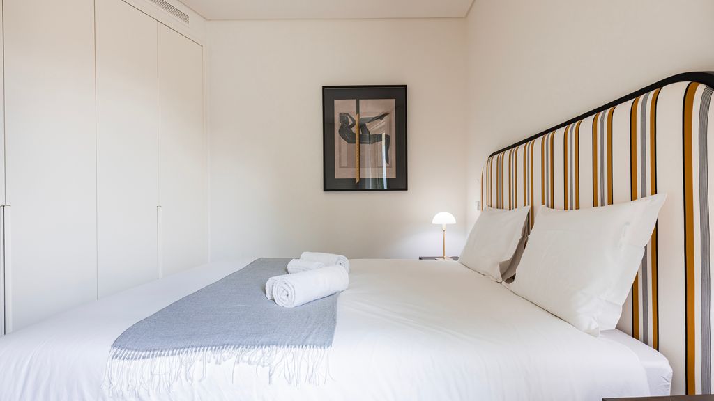Upscale Apartment in City Center by LovelyStay