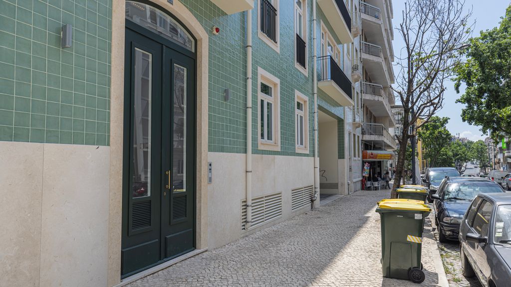 Upscale Apartment in City Center by LovelyStay