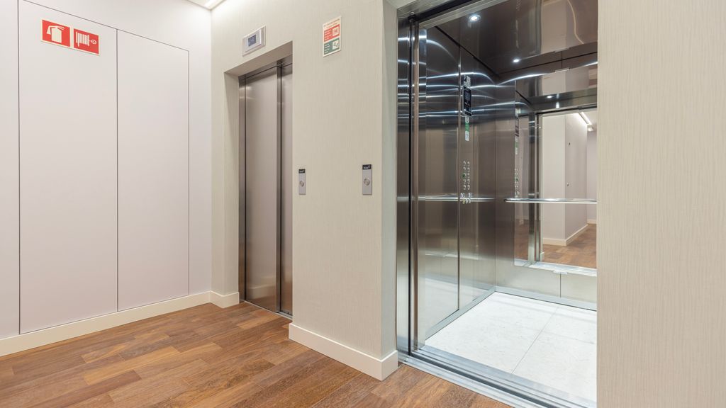 Upscale Apartment in City Center by LovelyStay