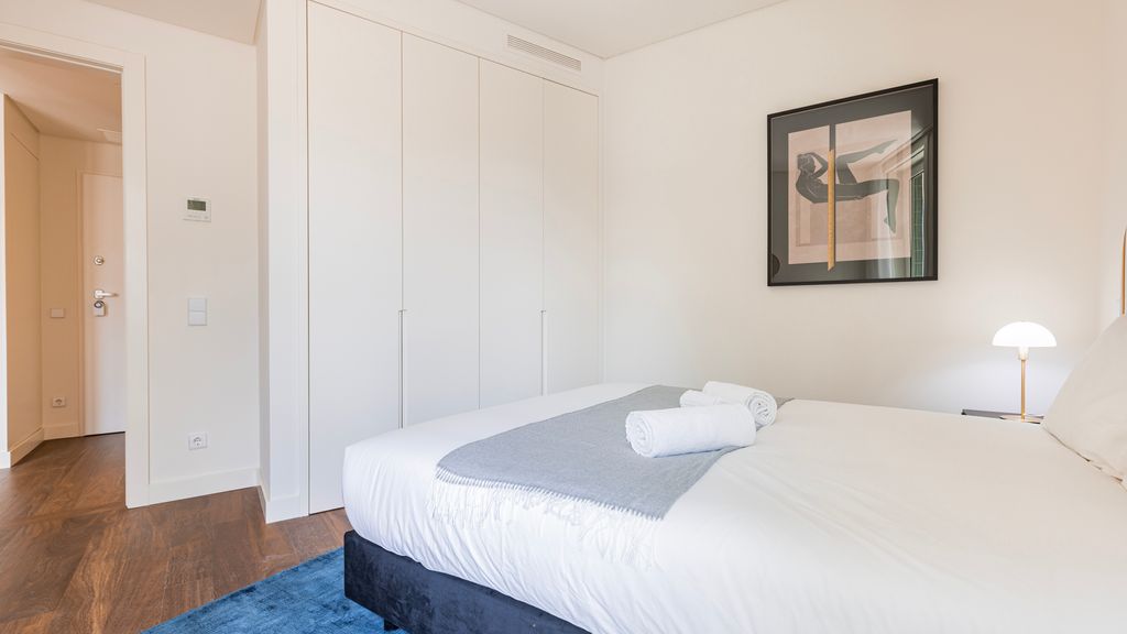 Upscale Apartment in City Center by LovelyStay