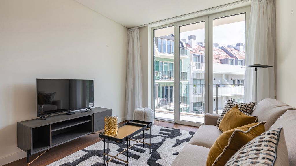 Upscale Apartment in City Center by LovelyStay