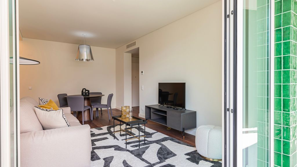 Upscale Apartment in City Center by LovelyStay
