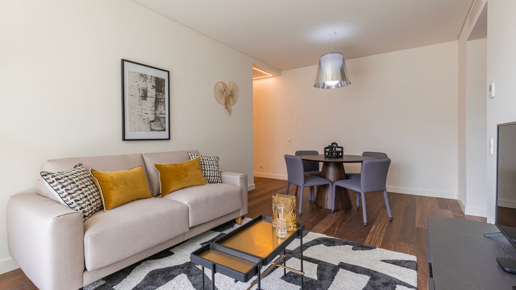 Upscale Apartment in City Center by LovelyStay