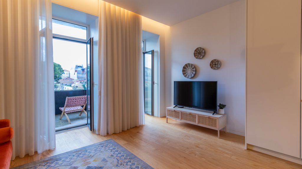 Almada 551 - 3.2 l Bright Studio by LovelyStay