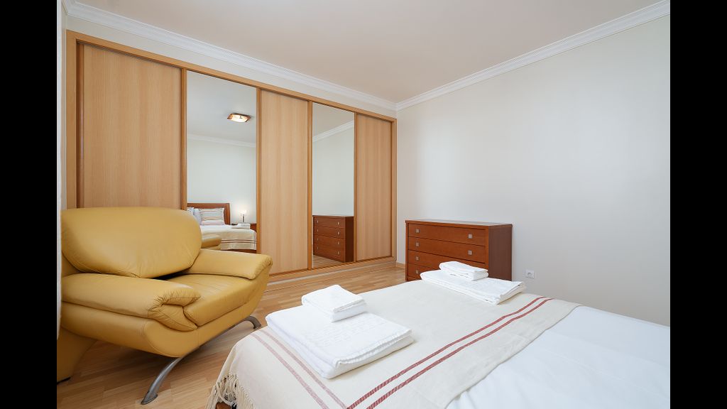 Comfy 4BDR Apartment in Portimão by LovelyStay
