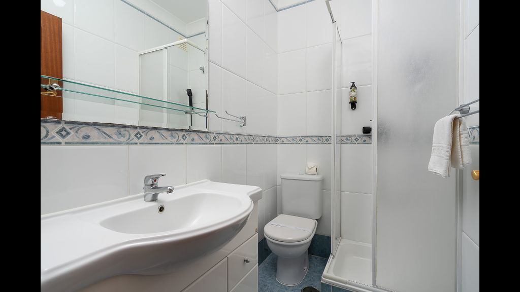 Comfy 4BDR Apartment in Portimão by LovelyStay