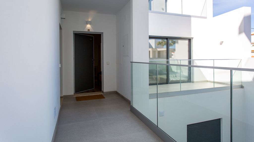 Dream Apartment W/Pool & Balcony by LovelyStay