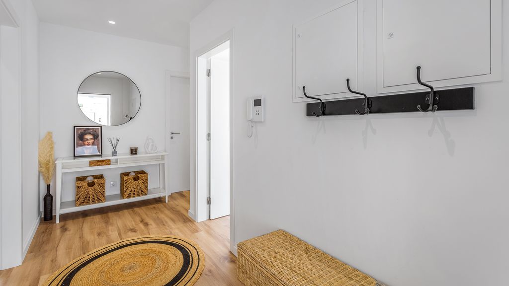 Dream Apartment W/Pool & Balcony by LovelyStay