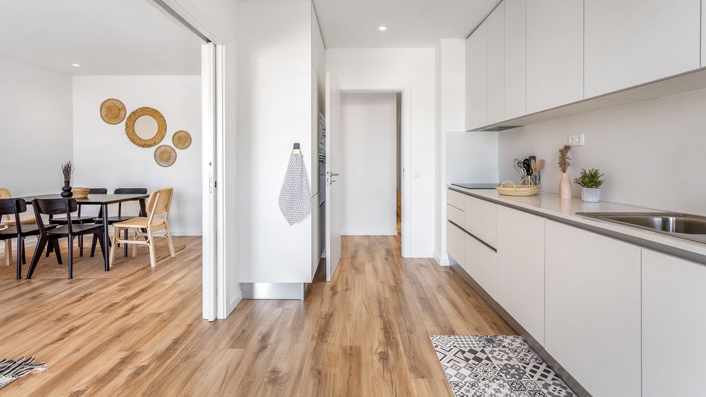 Dream Apartment W/Pool & Balcony by LovelyStay