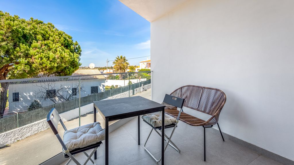 Dream Apartment W/Pool & Balcony by LovelyStay