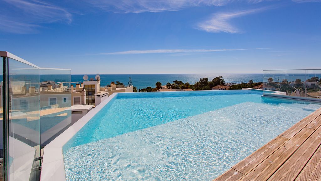 Dream Apartment W/Pool & Balcony by LovelyStay